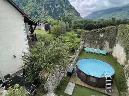 Beautiful Property with Mountain Views and Guest House 35 minutes south of Pau